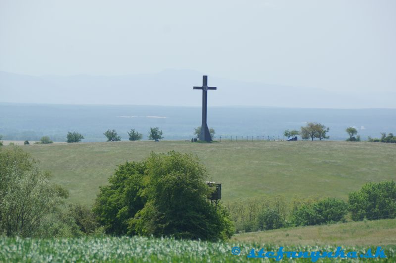 Smrdáky, Miléniový kríž